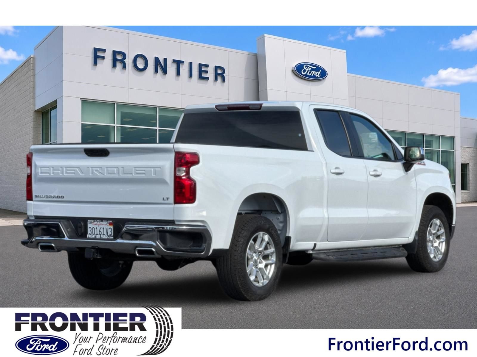 Used 2023 Chevrolet Silverado 1500 LT w/ Z71 Off-Road Package AWD/4WD image 5