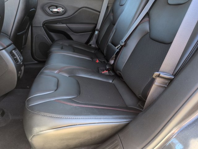 Used 2022 Jeep Cherokee Trailhawk image 18