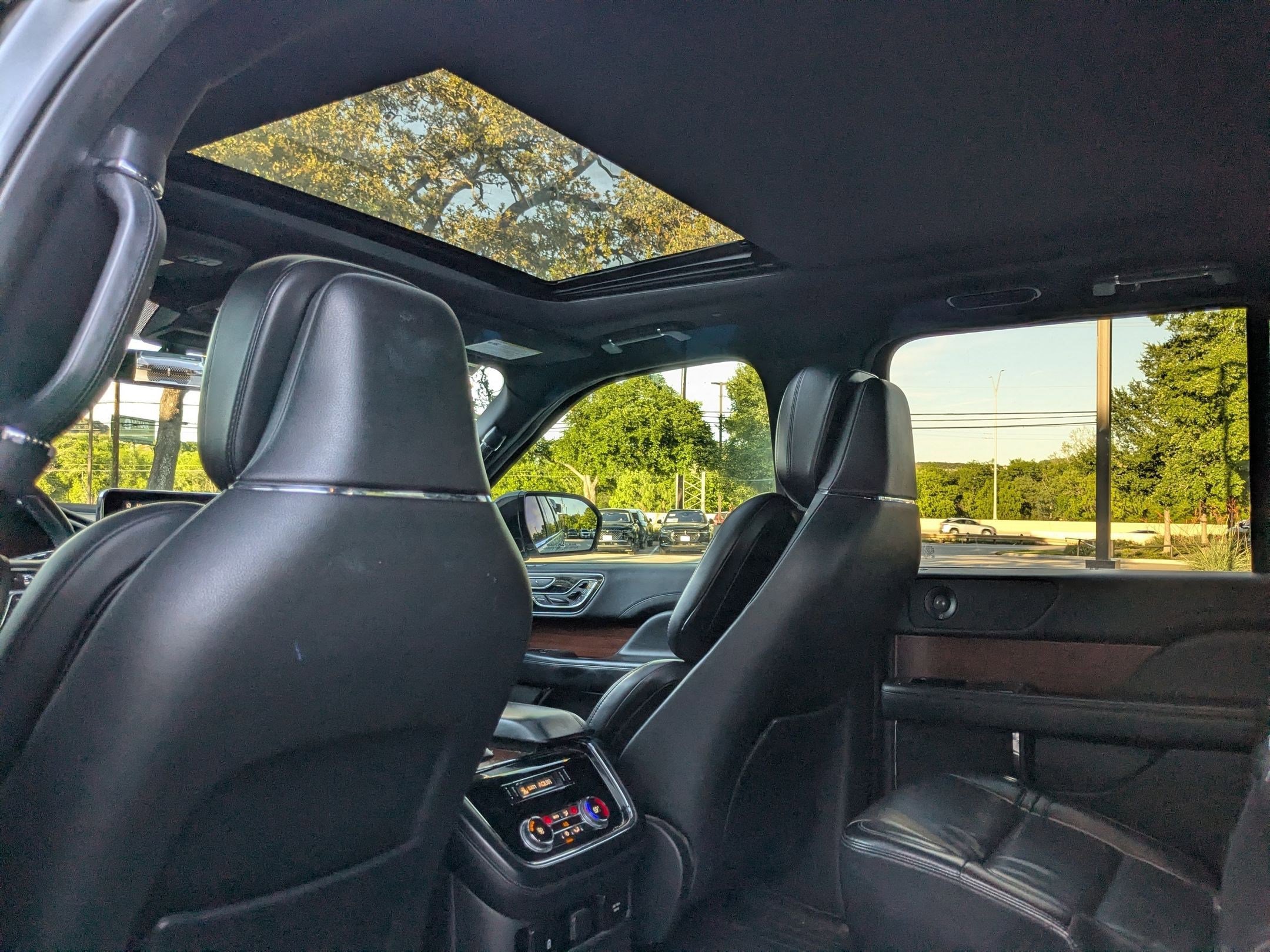 Used 2020 Lincoln Navigator L Reserve RWD image 22