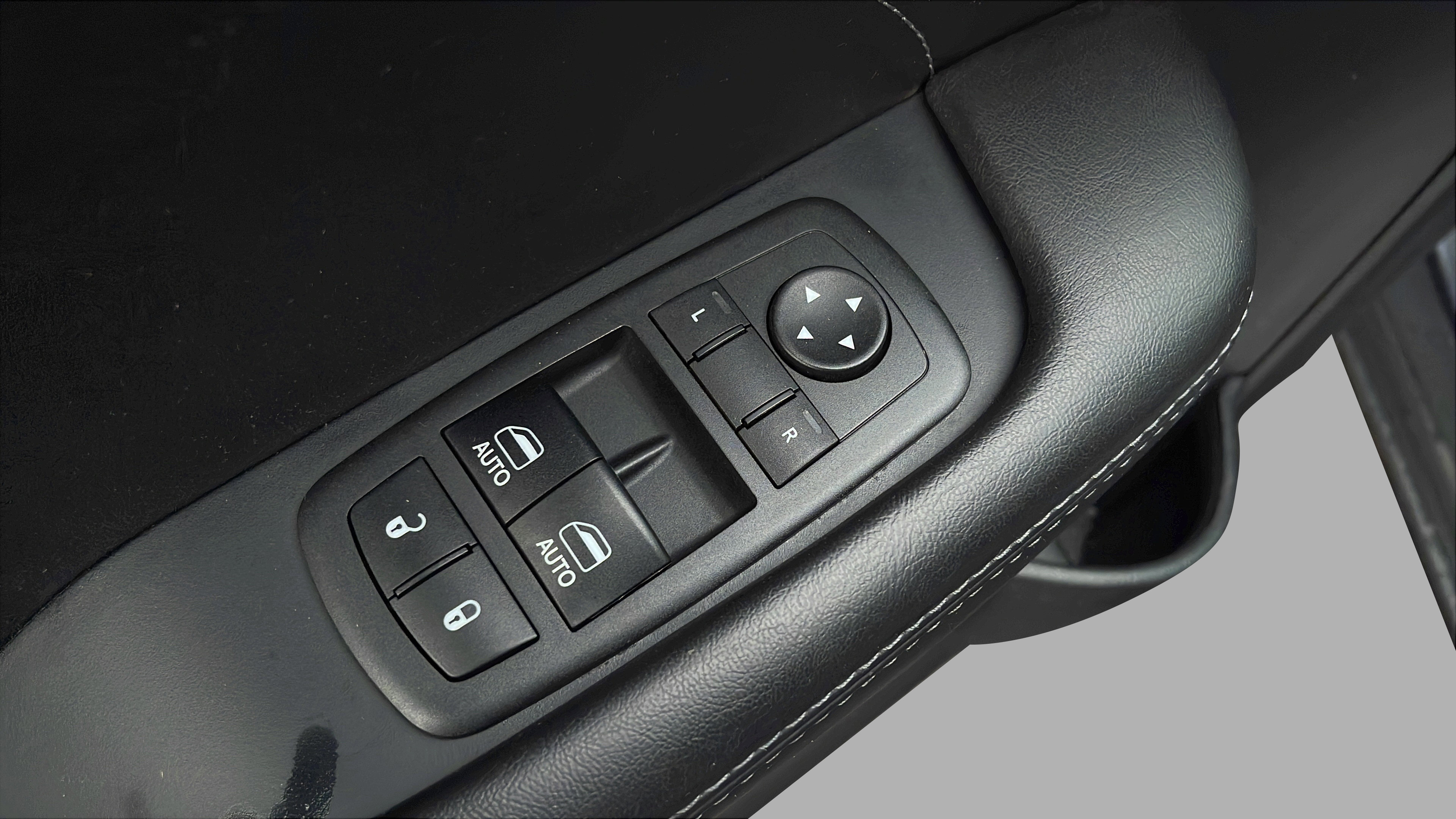 Used 2018 Dodge Challenger GT w/ GT Interior Package image 21