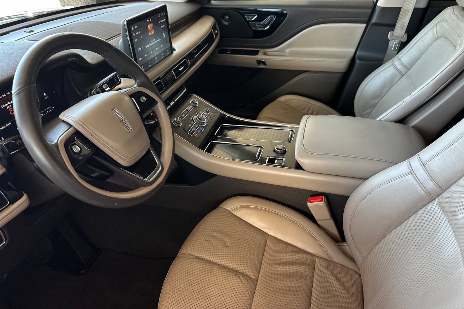 Certified 2023 Lincoln Aviator Reserve w/ Equipment Group 201A AWD/4WD image 9
