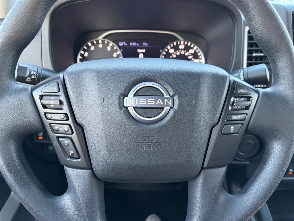 Used 2022 Nissan Frontier SV w/ Technology Package image 11