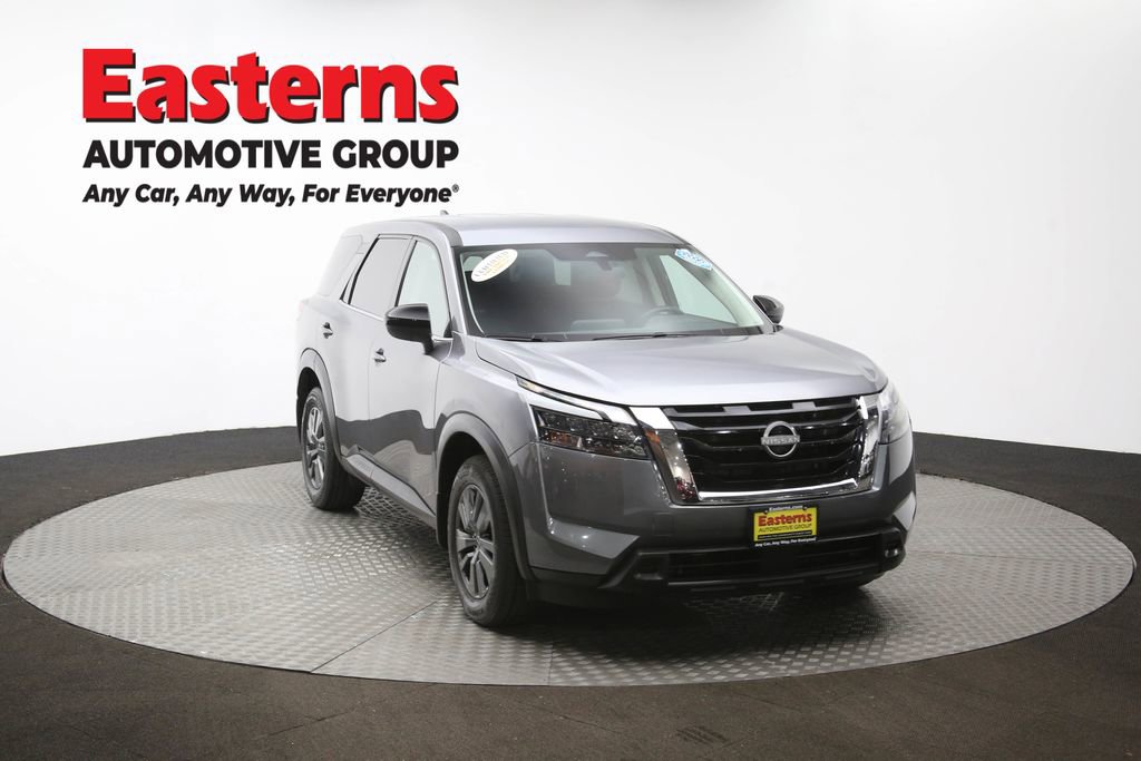 Used 2024 Nissan Pathfinder S image 50