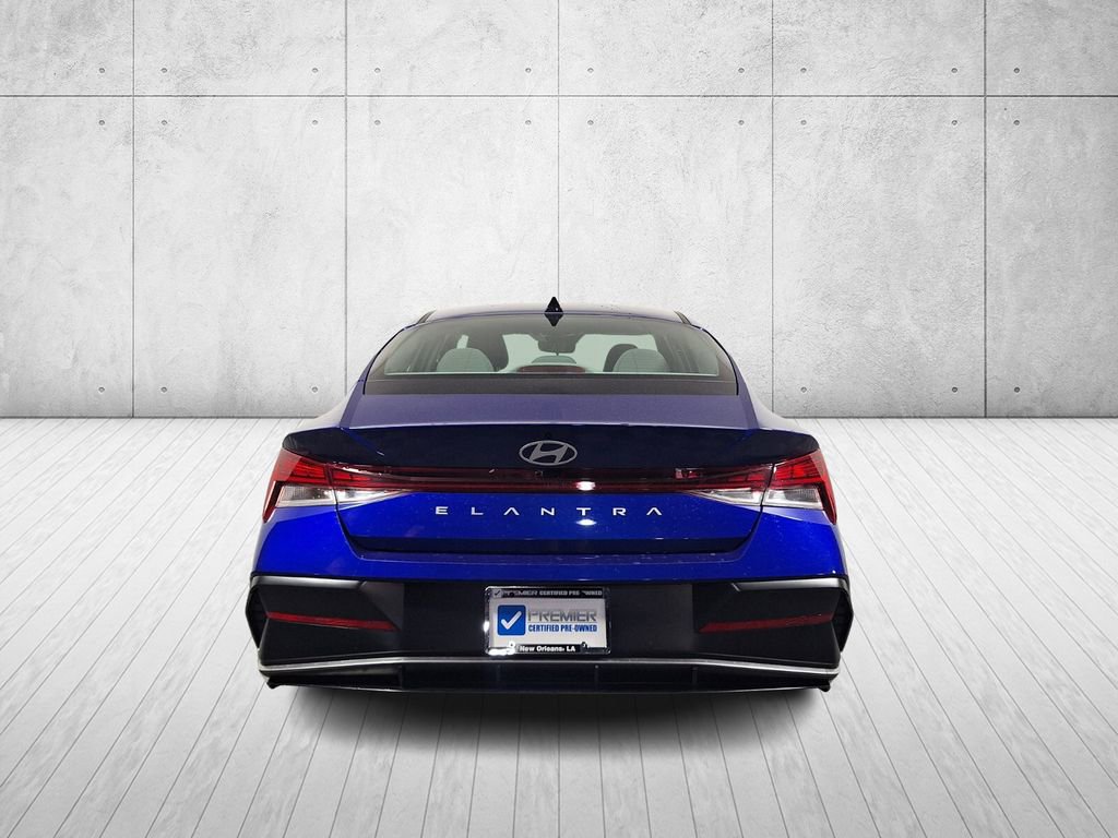 Used 2025 Hyundai Elantra SEL FWD image 6