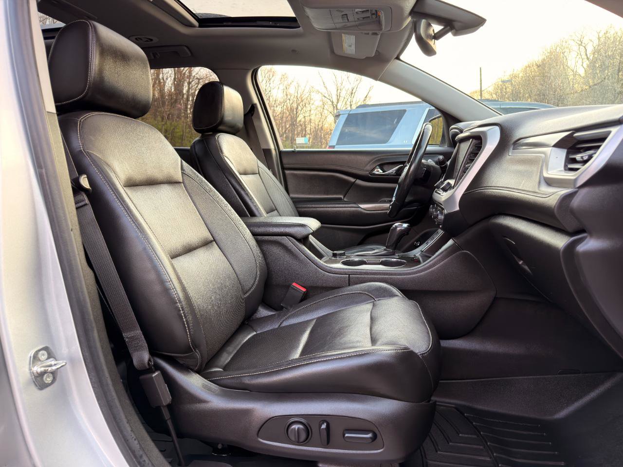 Used 2019 GMC Acadia SLT image 15