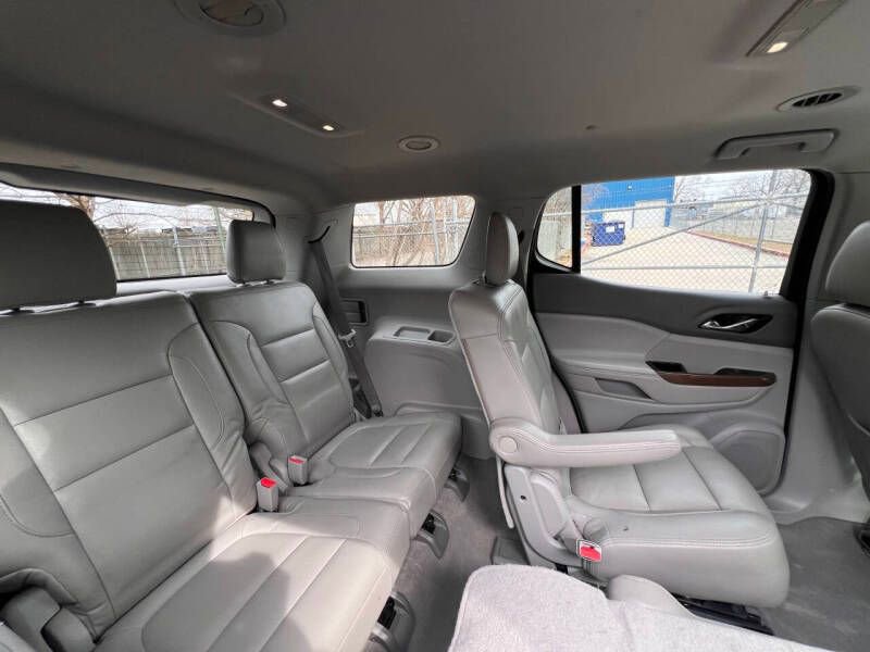 Used 2018 GMC Acadia SLE image 14
