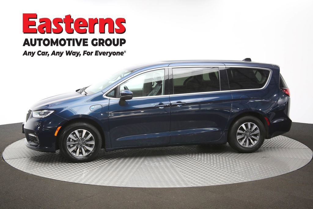Used 2023 Chrysler Pacifica Touring-L FWD image 61