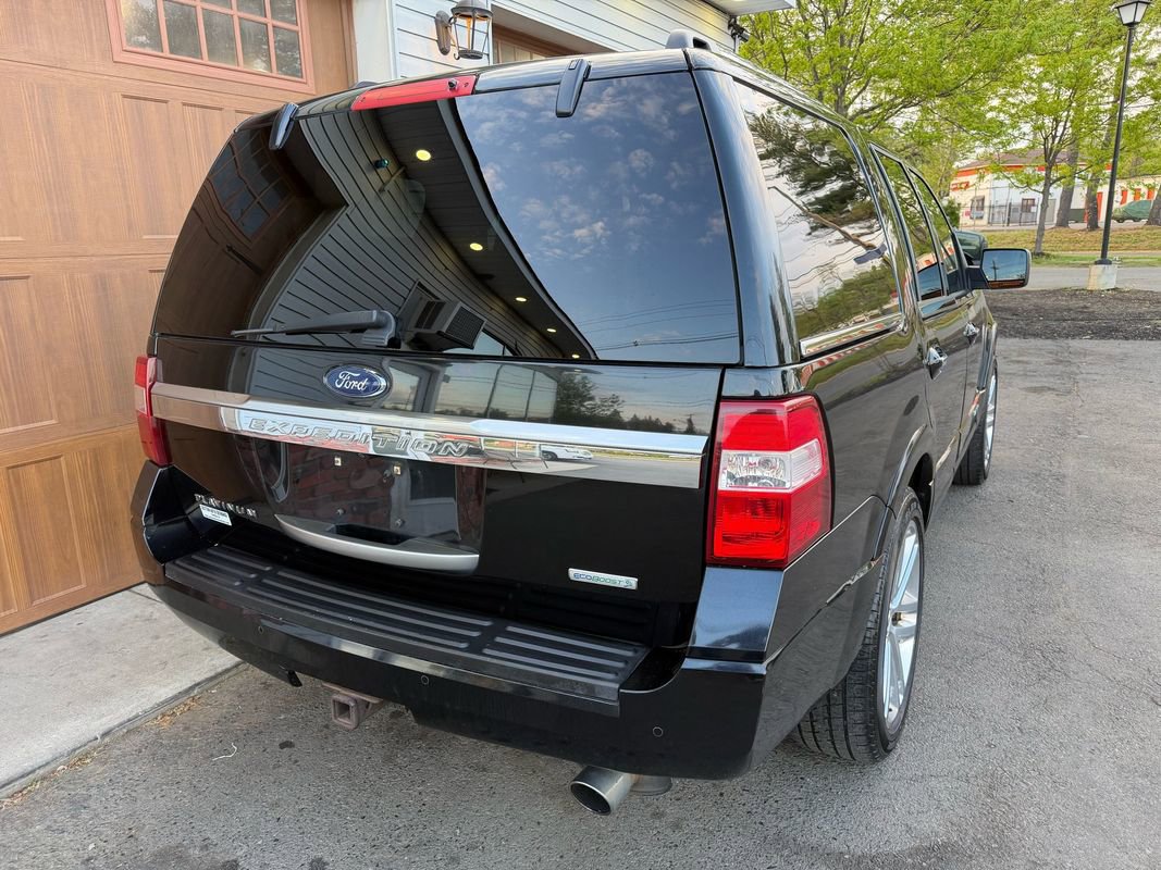 Used 2016 Ford Expedition Platinum AWD/4WD image 3