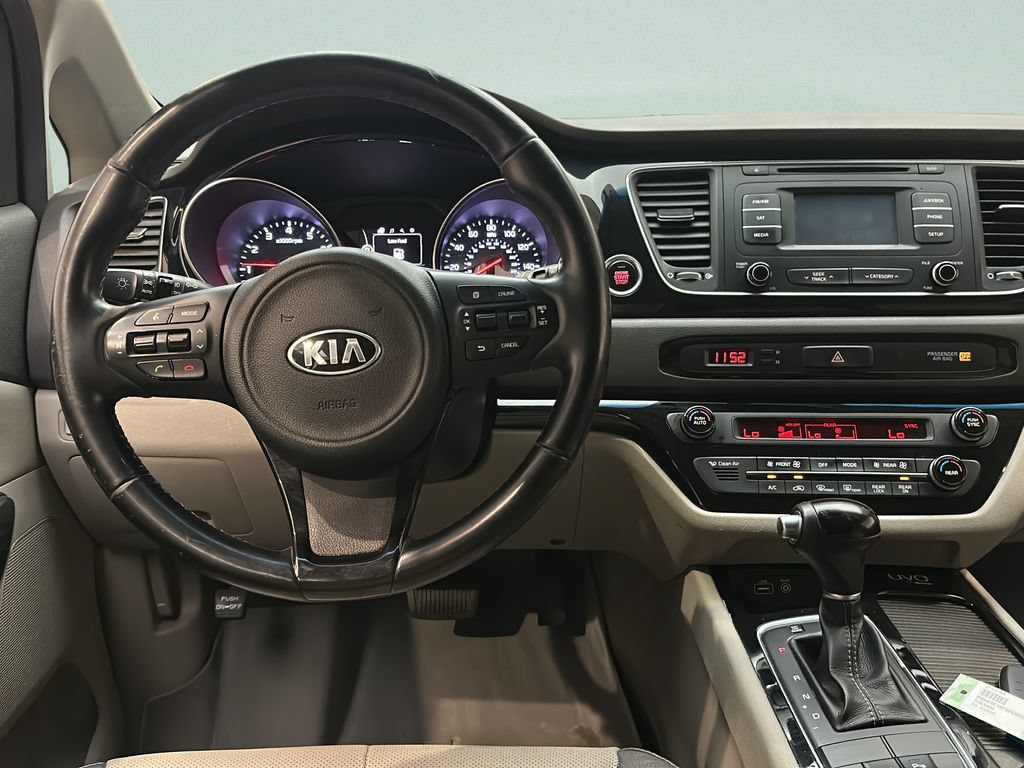 Used 2015 Kia Sedona EX FWD image 27