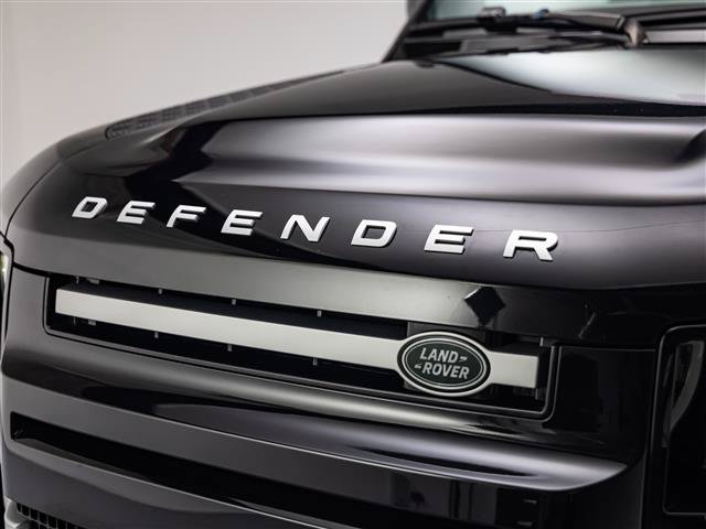 Used 2023 Land Rover Defender 90 S AWD/4WD image 10