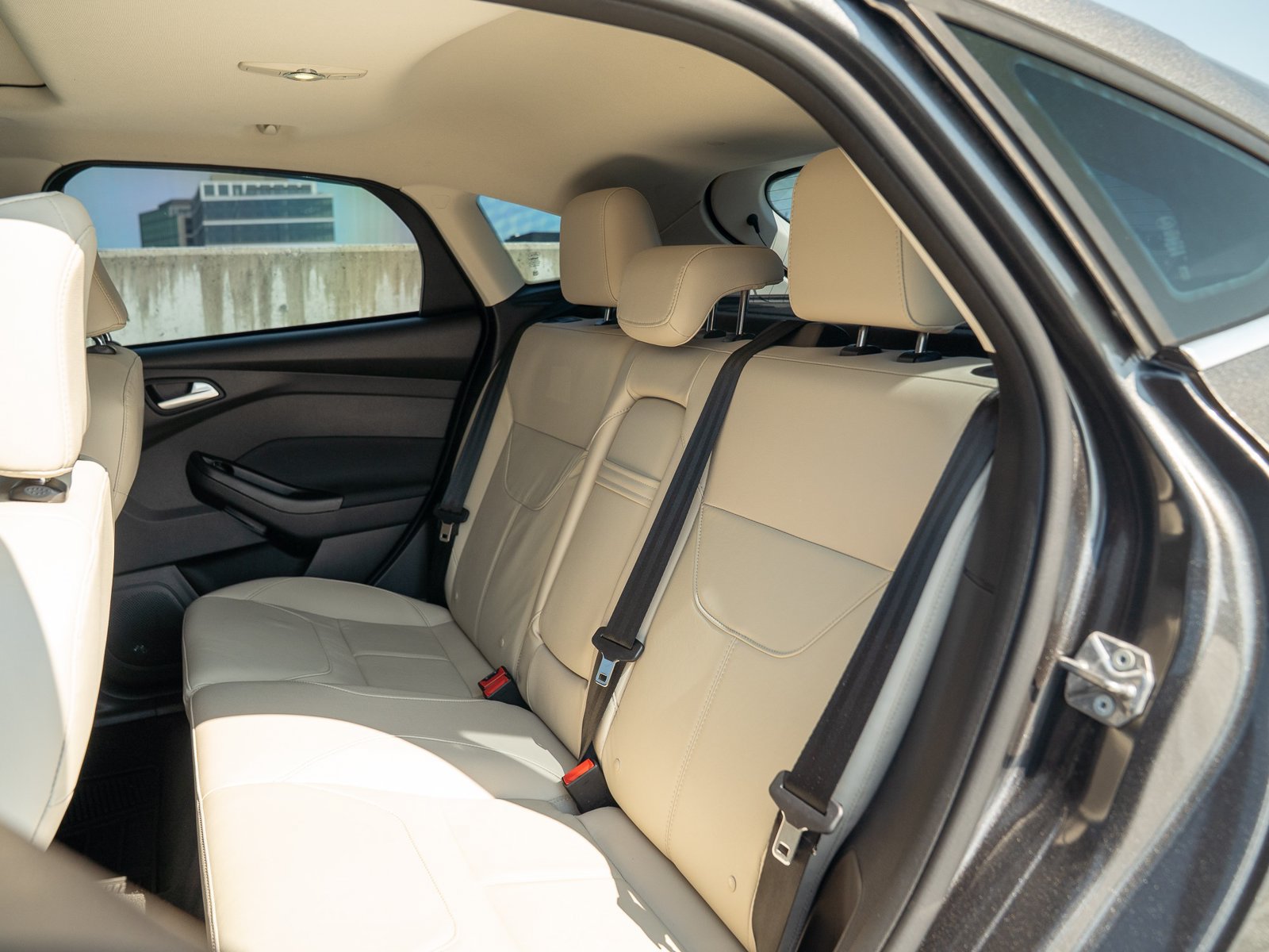 Used 2015 Ford Focus Titanium FWD image 26