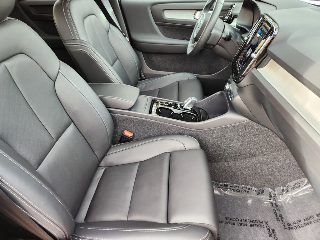 Used 2026 Volvo XC40 B5 Ultra w/ Protection Package Premier image 20