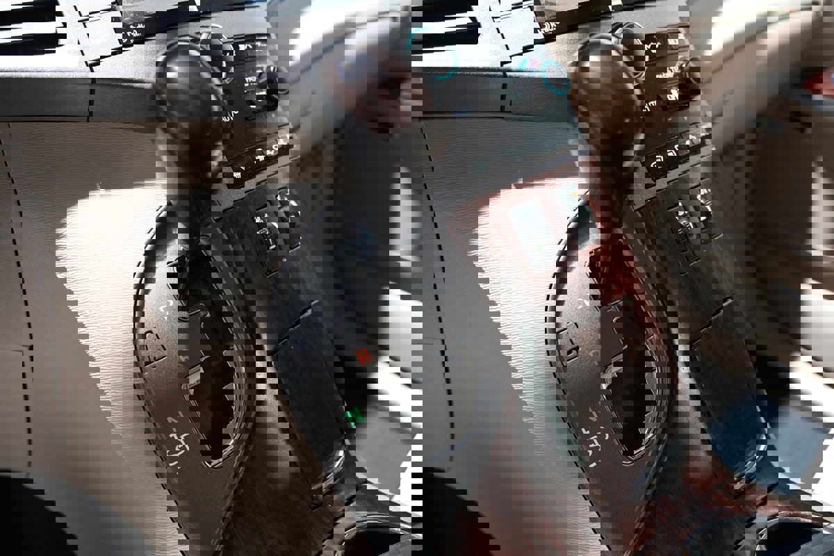 Used 2015 Toyota Venza XLE w/ XLE Premium Package image 9