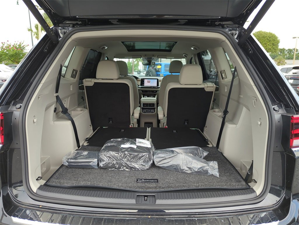 New 2025 Volkswagen Atlas SE image 15