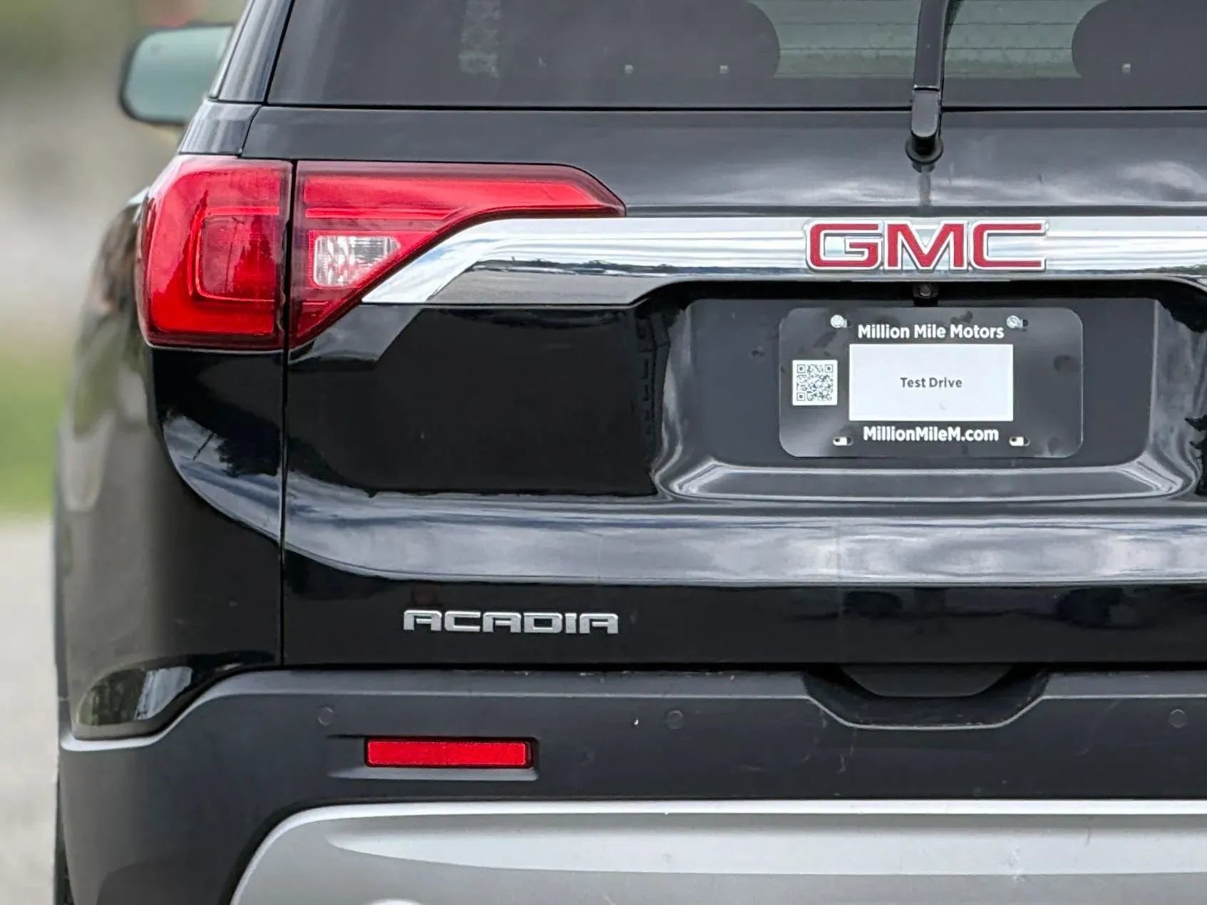 Used 2017 GMC Acadia SLT w/ LPO, Floor Liner Package image 13