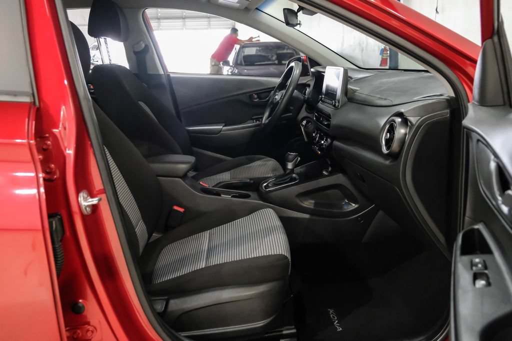 Used 2023 Hyundai Kona SE FWD image 31