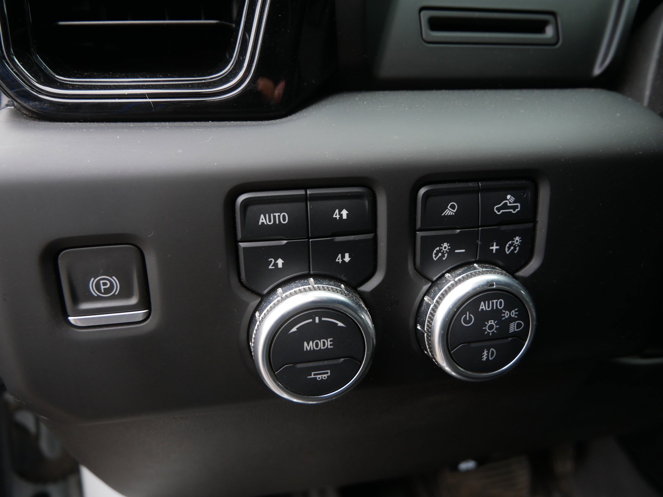 Used 2022 GMC Sierra 1500 AT4 w/ AT4 Premium Package image 26