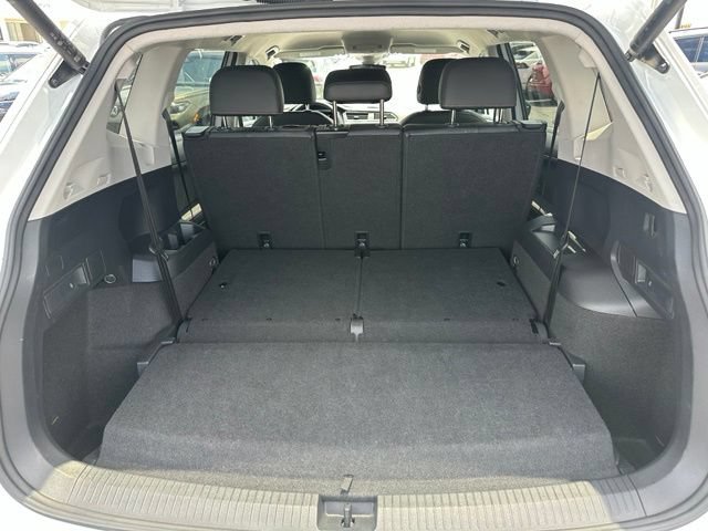 Used 2024 Volkswagen Tiguan Wolfsburg Edition FWD image 33