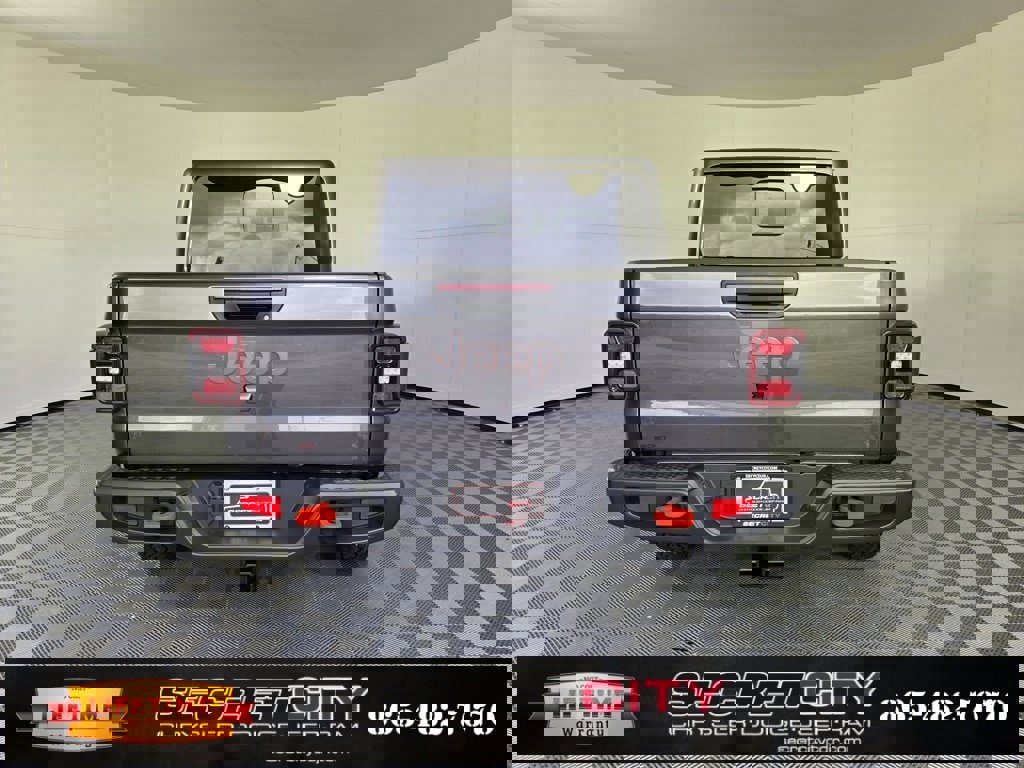 New 2025 Jeep Gladiator Mojave image 6