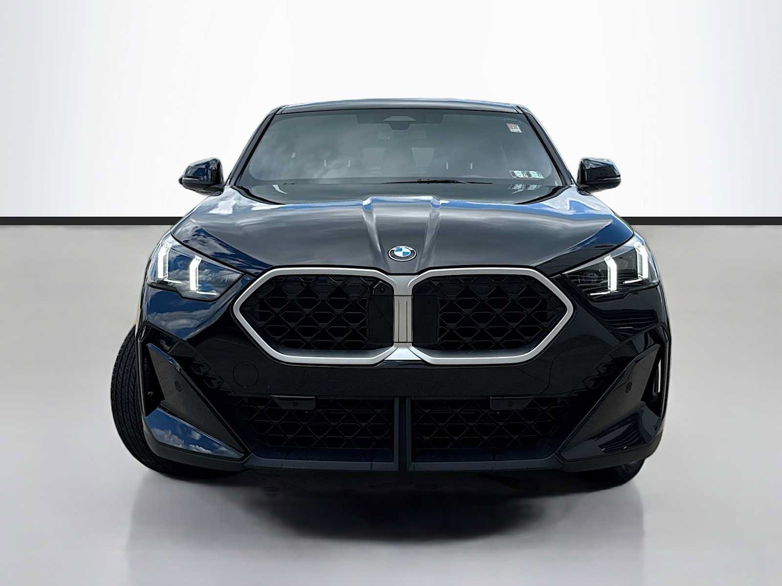 Used 2026 BMW X2 xDrive28i AWD/4WD image 2