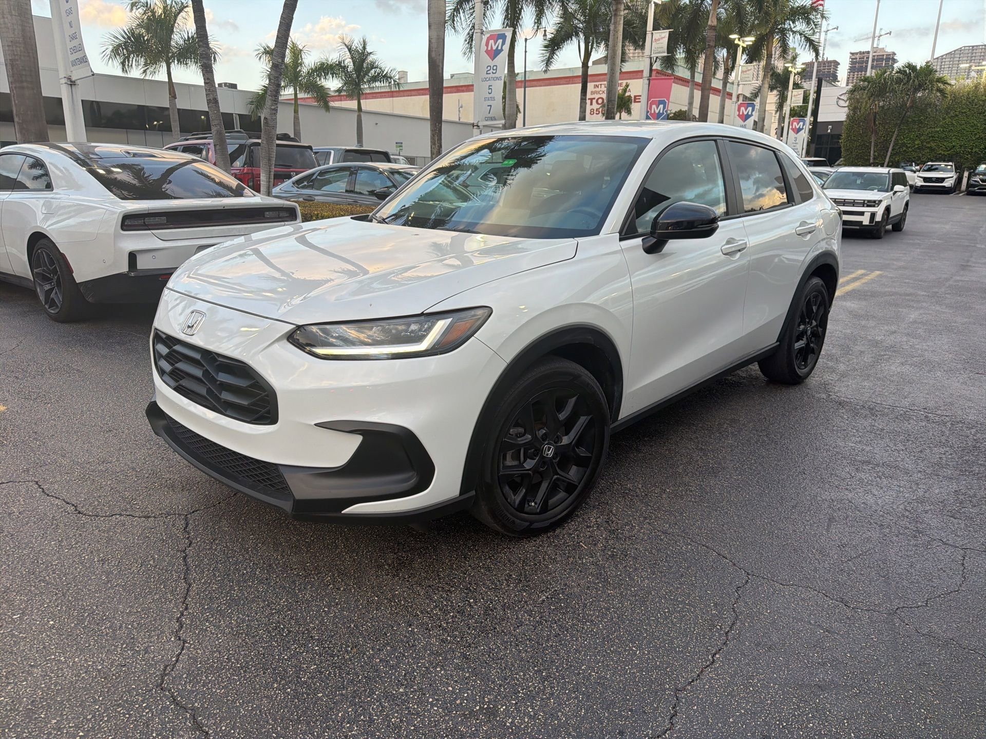 Used 2023 Honda HR-V Sport image 3