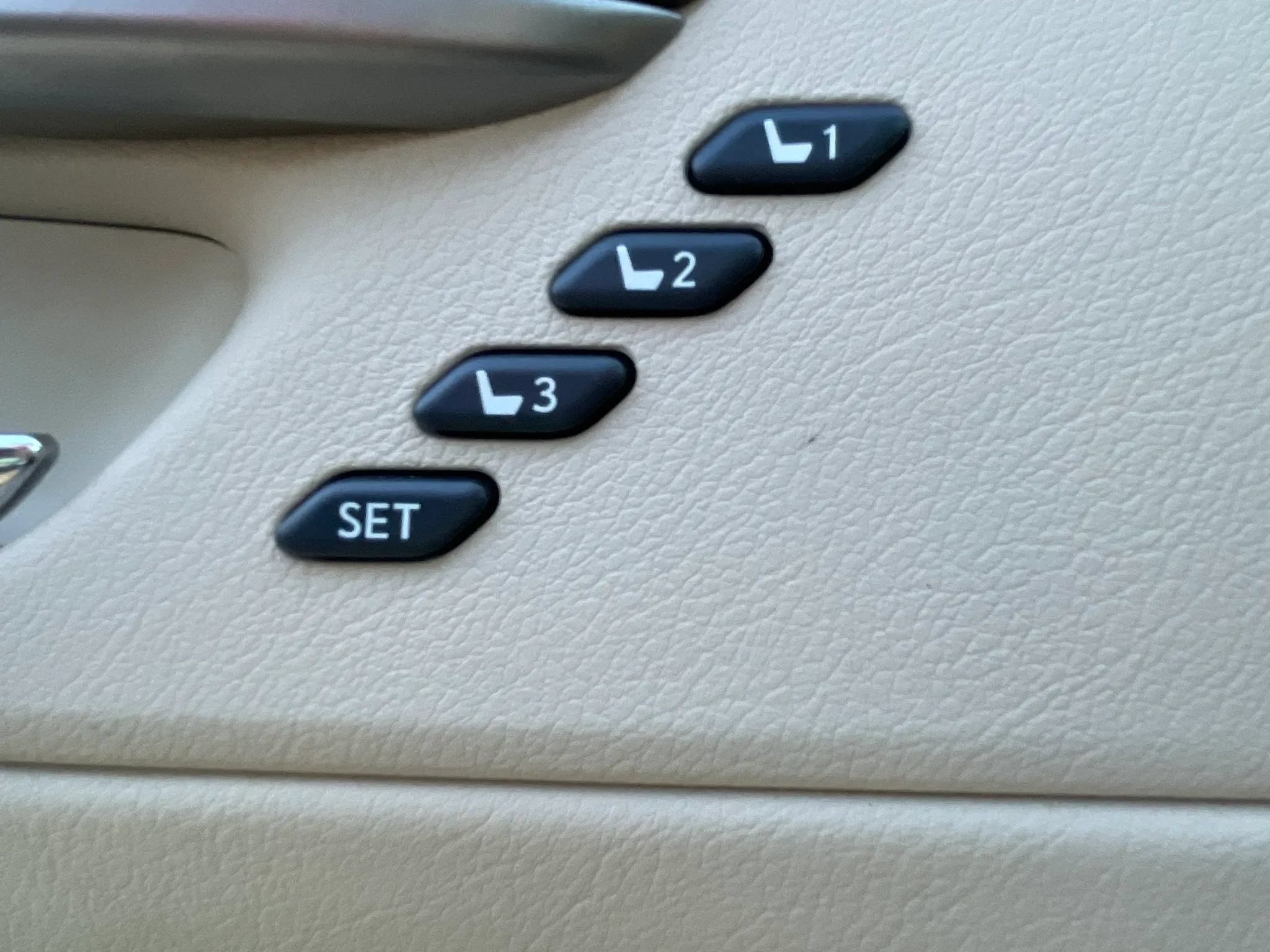 Used 2013 Lexus ES 350 w/ Luxury Pkg FWD image 43