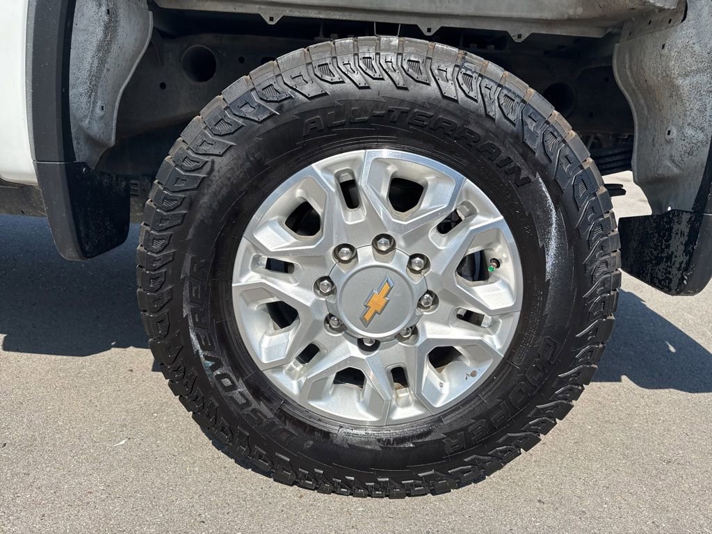 Used 2023 Chevrolet Silverado 2500 LT image 27