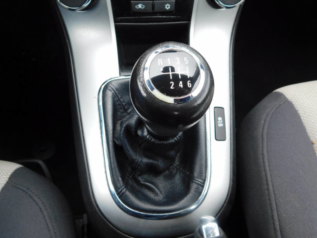 Used 2014 Chevrolet Cruze LS image 14