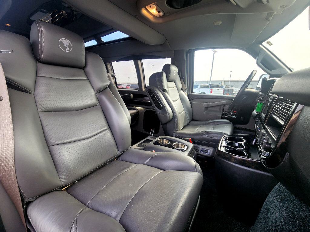 Used 2020 Chevrolet Express 2500 w/ Enhanced Convenience Package RWD image 6