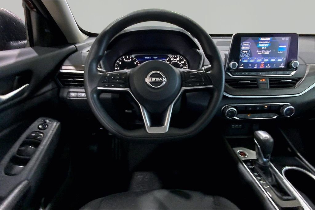 Used 2024 Nissan Altima 2.5 SV FWD image 8