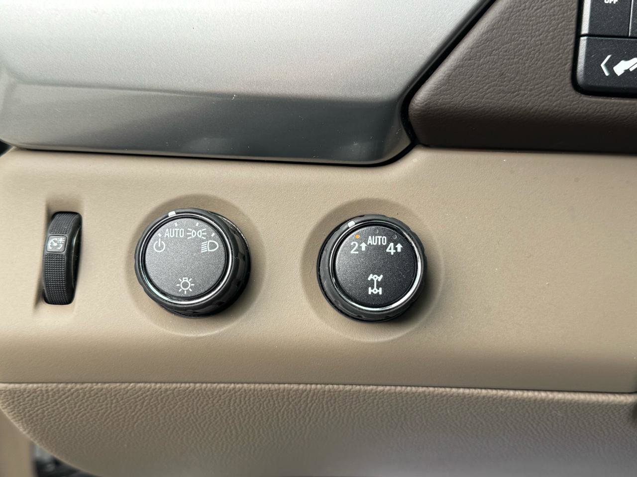 Used 2017 Chevrolet Tahoe LS w/ Enhanced Driver Alert Package AWD/4WD image 19