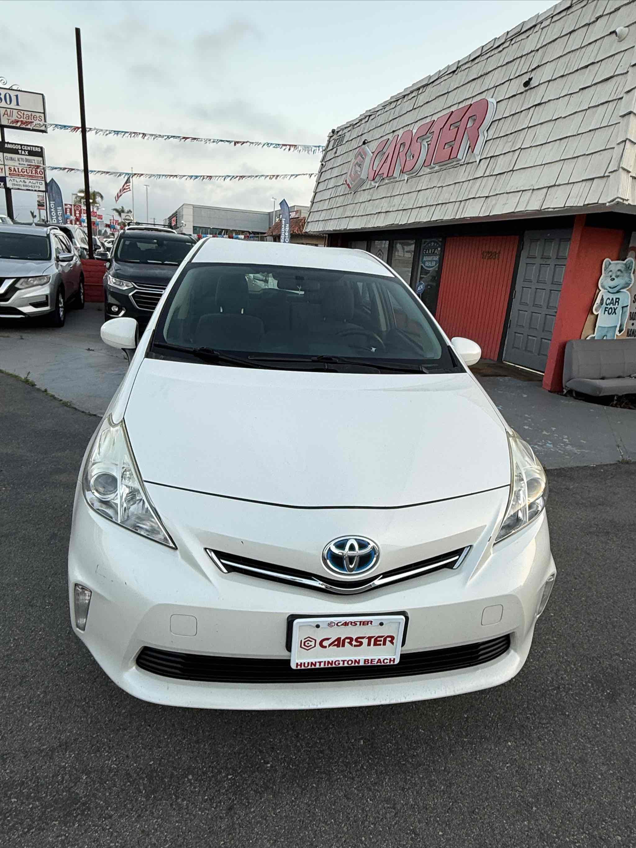 Used 2014 Toyota Prius V Two FWD image 3