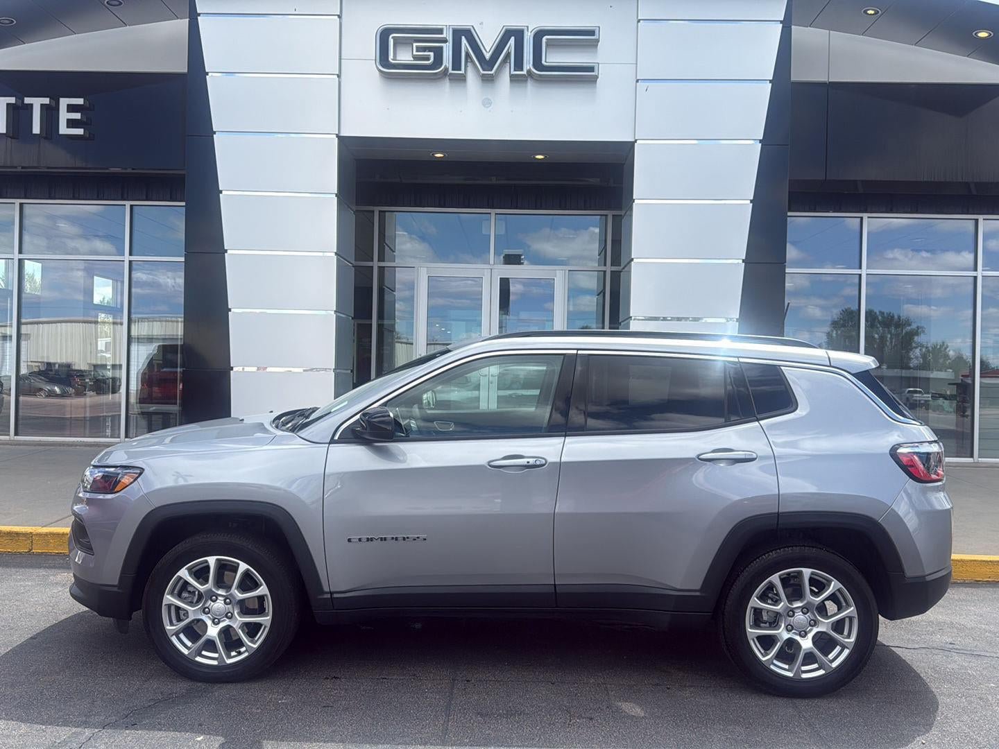 Used 2023 Jeep Compass Latitude