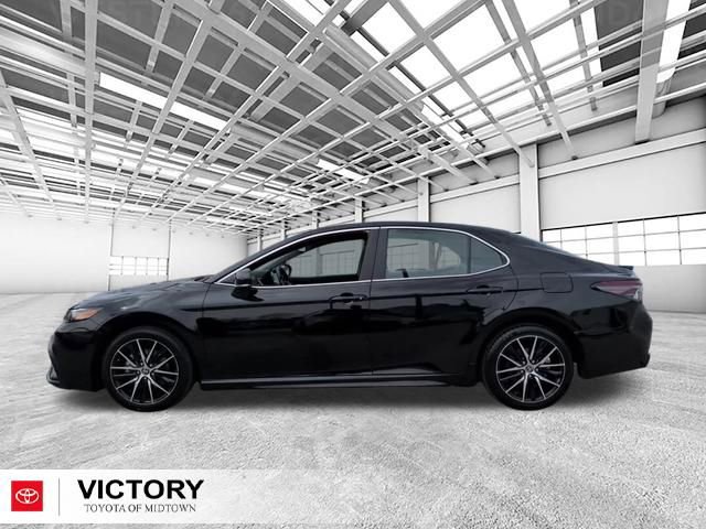 Used 2023 Toyota Camry SE image 6
