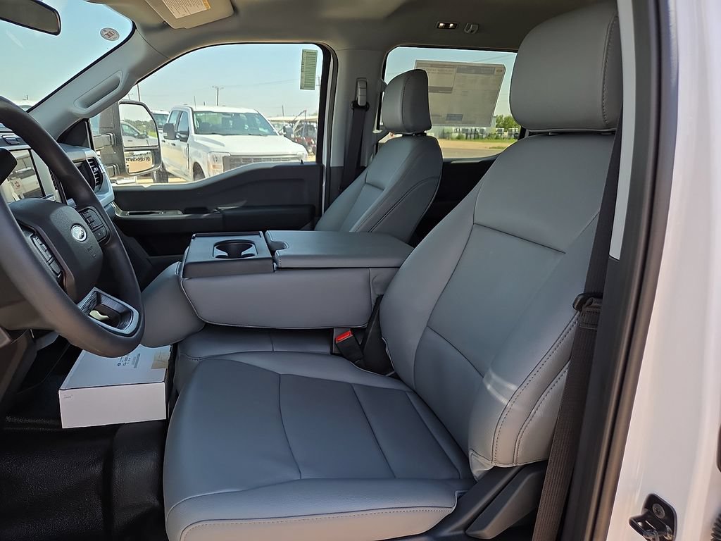 New 2026 Ford F350 XL w/ XL Chrome Package AWD/4WD image 18