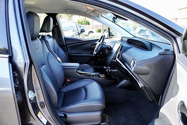 Used 2020 Toyota Prius Prime XLE FWD image 12