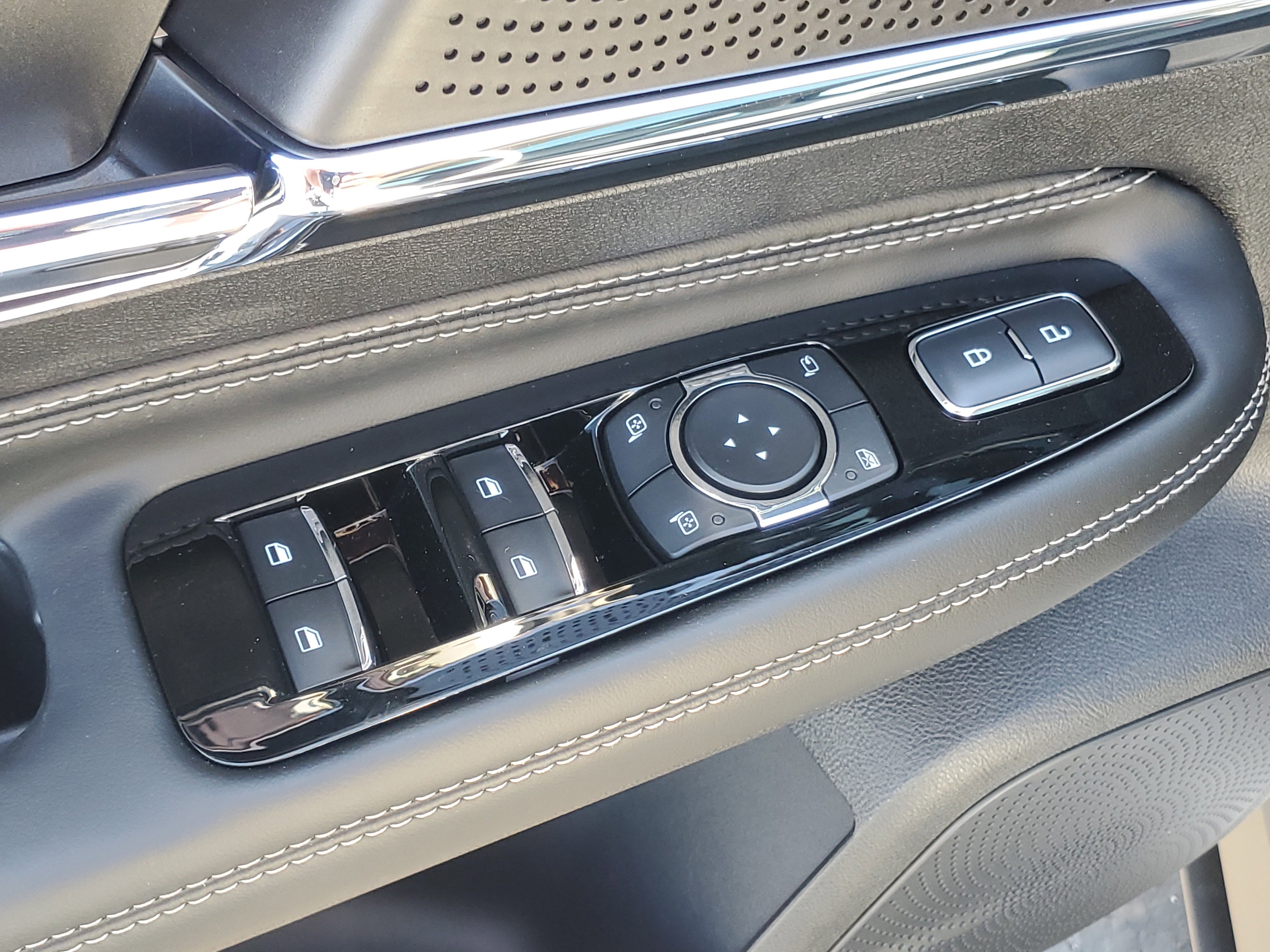 New 2026 Lincoln Corsair Reserve w/ Jet Appearance Package image 10