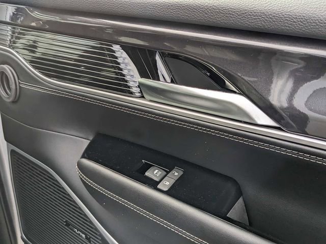 New 2024 Jeep Wagoneer 4WD w/ Premium Group I image 33