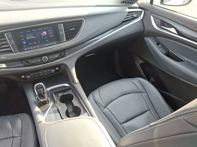 Used 2021 Buick Enclave Essence w/ Sound and Sites Package image 16