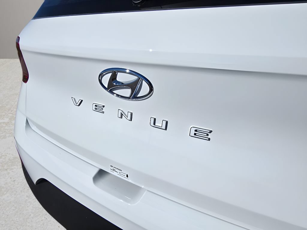 Used 2026 Hyundai Venue SE FWD image 10