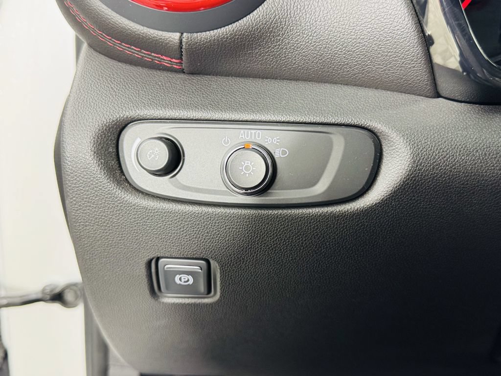 Used 2022 Chevrolet Blazer RS w/ Enhanced Convenience Package FWD image 12