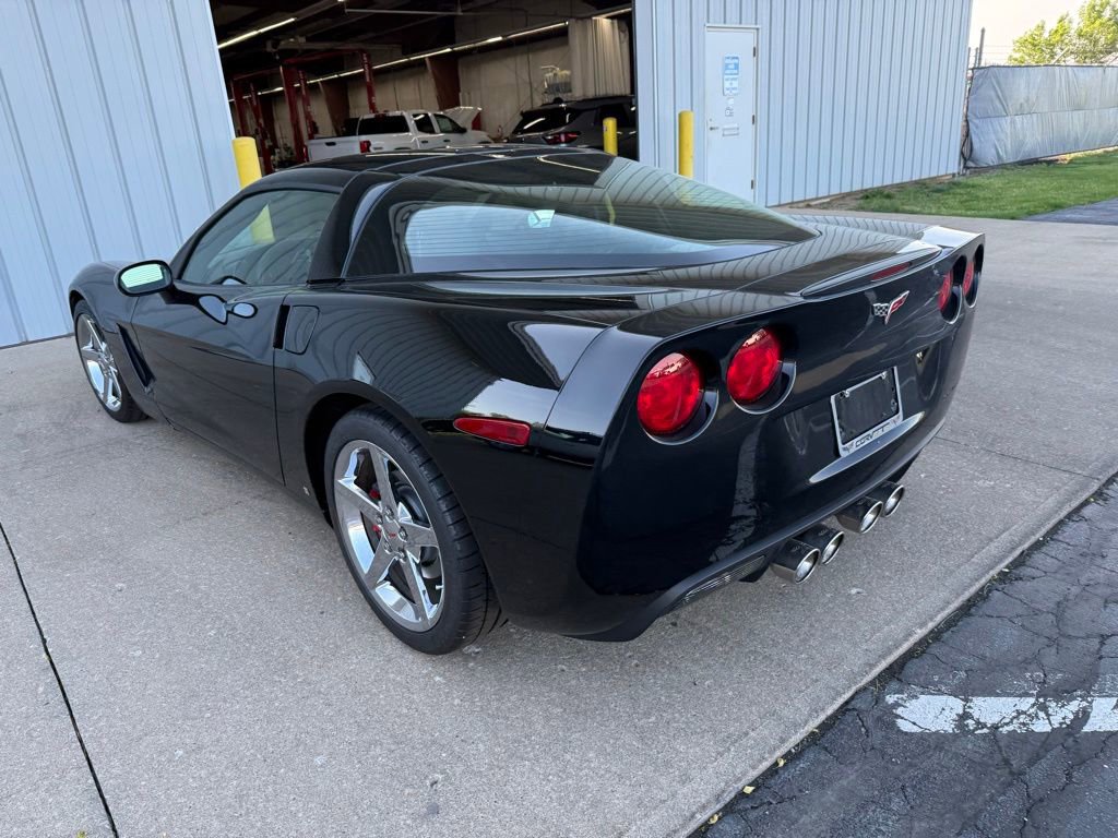 Used 2007 Chevrolet Corvette Coupe w/ Preferred Equipment Group RWD image 7