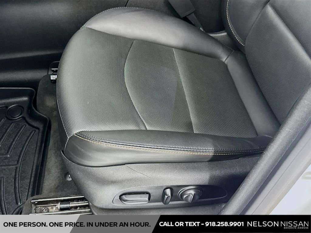 Used 2018 Chevrolet Equinox Premier FWD image 18