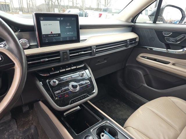 Used 2020 Lincoln Corsair AWD w/ Premium Package image 17