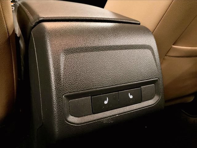 Used 2020 Volkswagen Jetta SE w/ SE Cold Weather Package FWD image 32