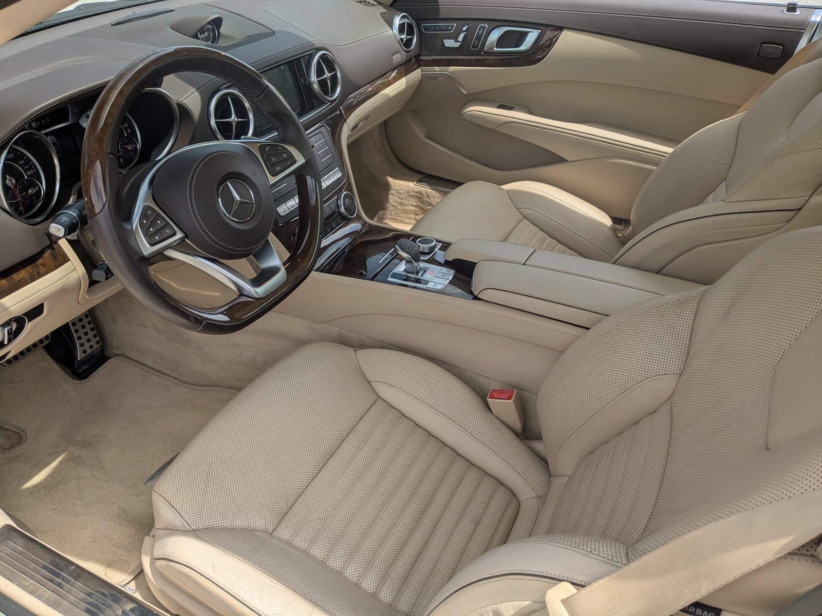 Used 2019 Mercedes-Benz SL 550 image 4