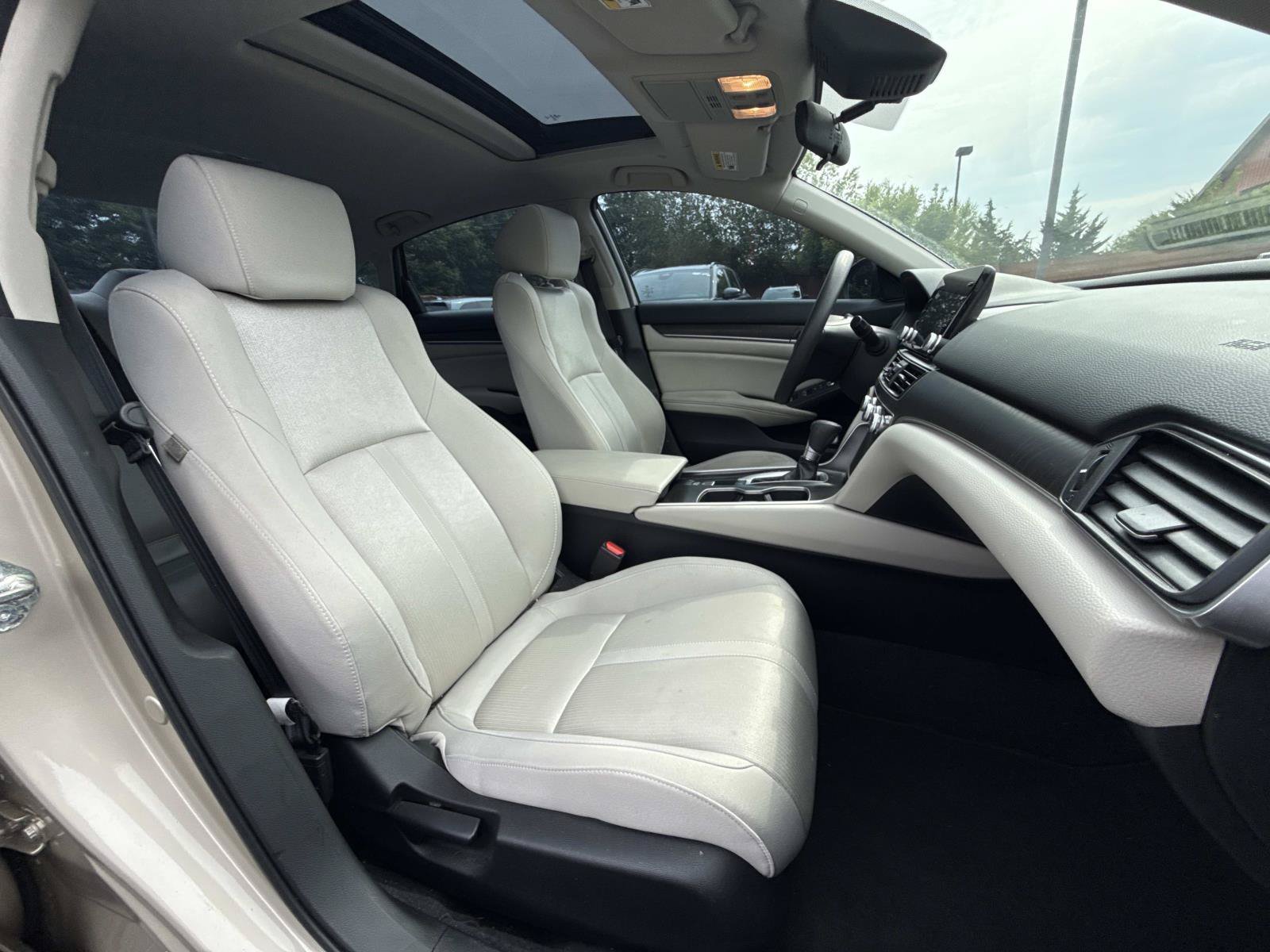 Certified 2018 Honda Accord EX image 13