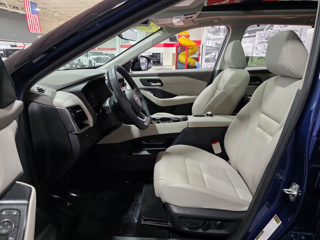 Used 2023 Nissan Rogue SL w/ SL Premium Package AWD/4WD image 14