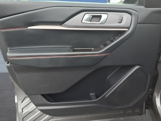 Certified 2025 Ford Explorer ST-Line AWD/4WD image 16