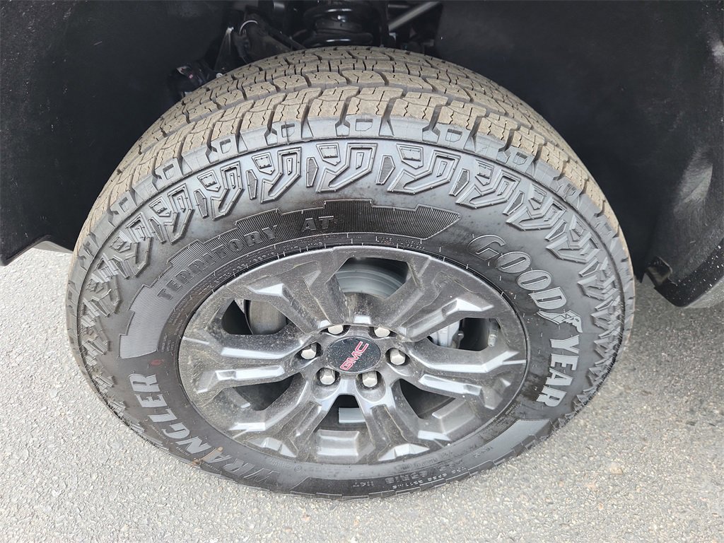 New 2025 GMC Canyon Elevation w/ Convenience Package image 15